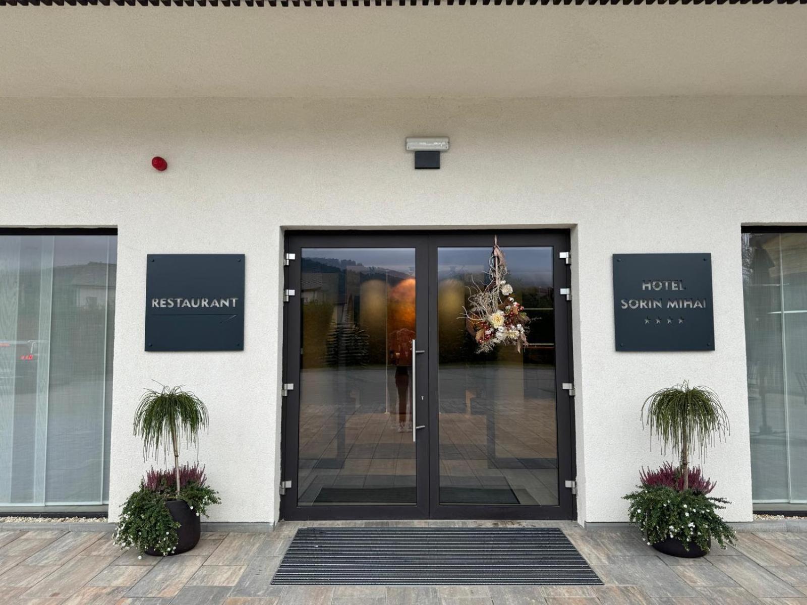 Hotel Sorin Mihai Cristian  Exterior photo
